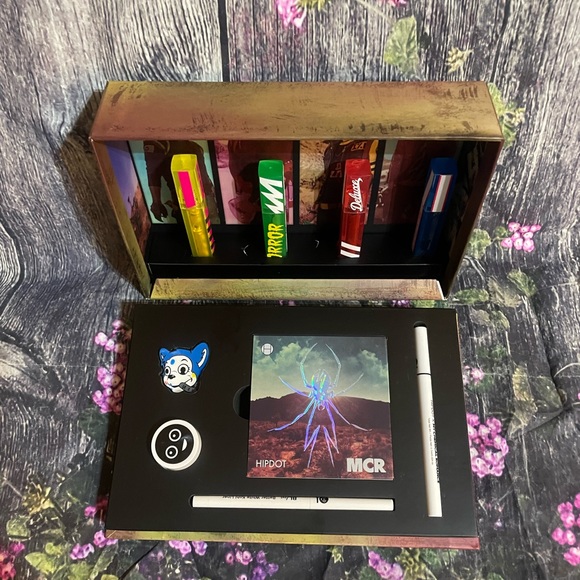 Hipdot x MCR Limited Edition Danger Days Full Set Makeup Box - Picture 10 of 11